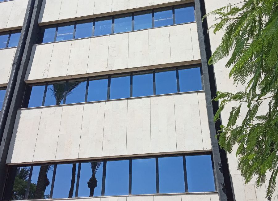 מה עושים אם לא כל השכנים מסכימים לעשות שיפוץ בית משותף?